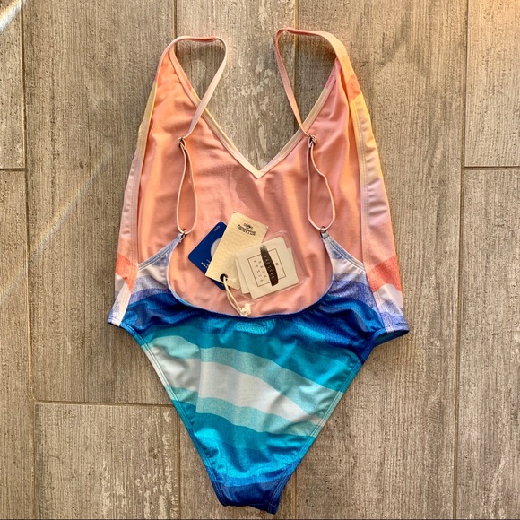 🔥🔥BILLABONG - TRIP ONE PIECE🔥🔥 - Picture 6 of 6